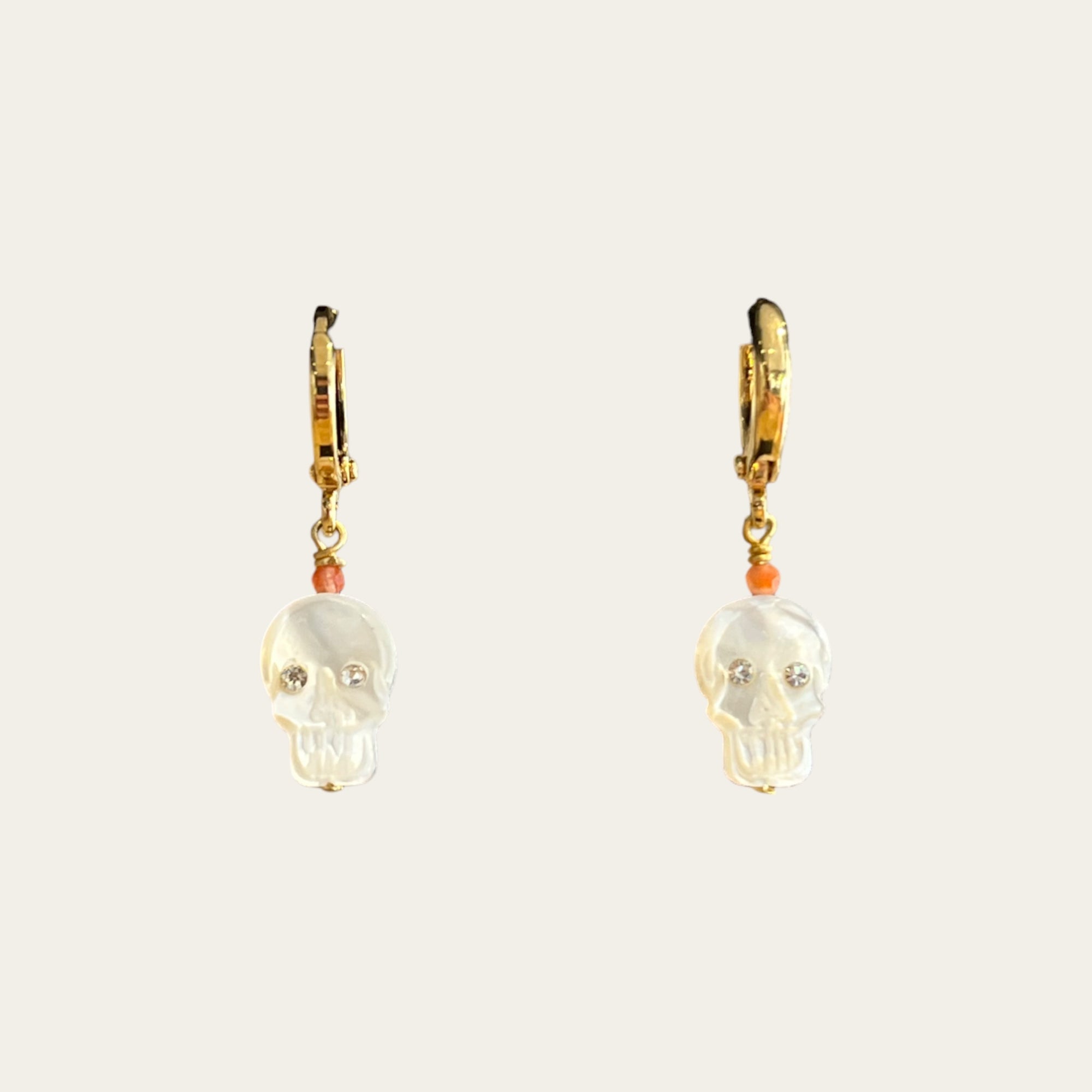 GAS BIJOUX - Boucles d'oreilles TAI - Tête de mort en nacre dorées - Orange