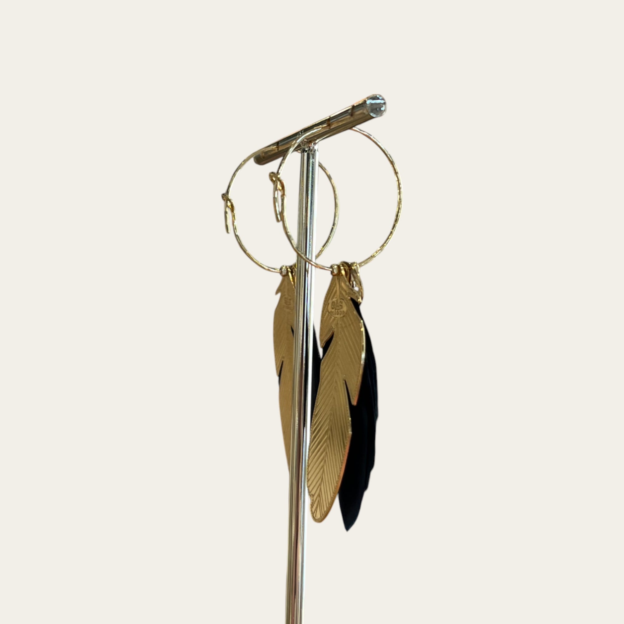 Boucles d'oreilles Sao grand modèle dorées - Noir