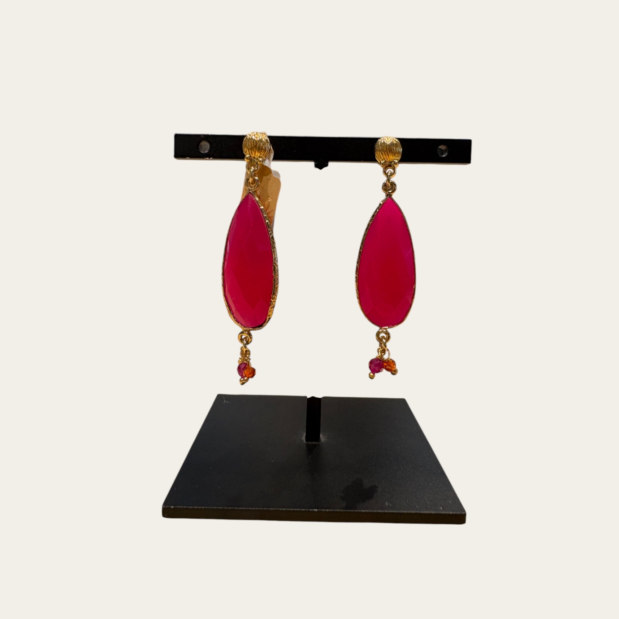 GAS BIJOUX - Boucles d'oreilles Serti Goutte petit modèle dorées - Nacre Fuchsia