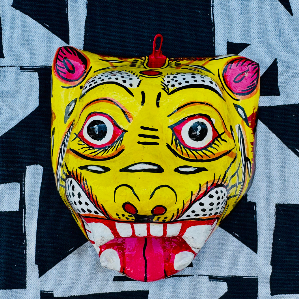 Masque décoration murale Inde tigre jaune 21cm papier mâché