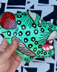 Masque léopard vert artisanal en papier mâché, Odisha Inde