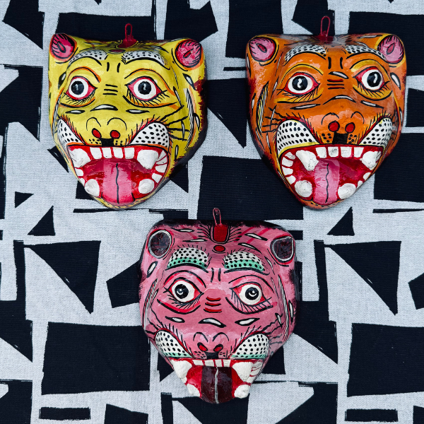 Masque décoration murale Inde tigre rose 21cm papier mâché