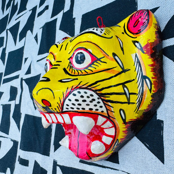 Masque décoration murale Inde tigre jaune 21cm papier mâché