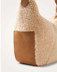 VANESSA WU - Sac hobo LOELIA beige en fausse fourrure