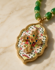 EXVOTOBYNATGAP - COLLIER PENDENTIF EMAILLÉ AVEC CROIX