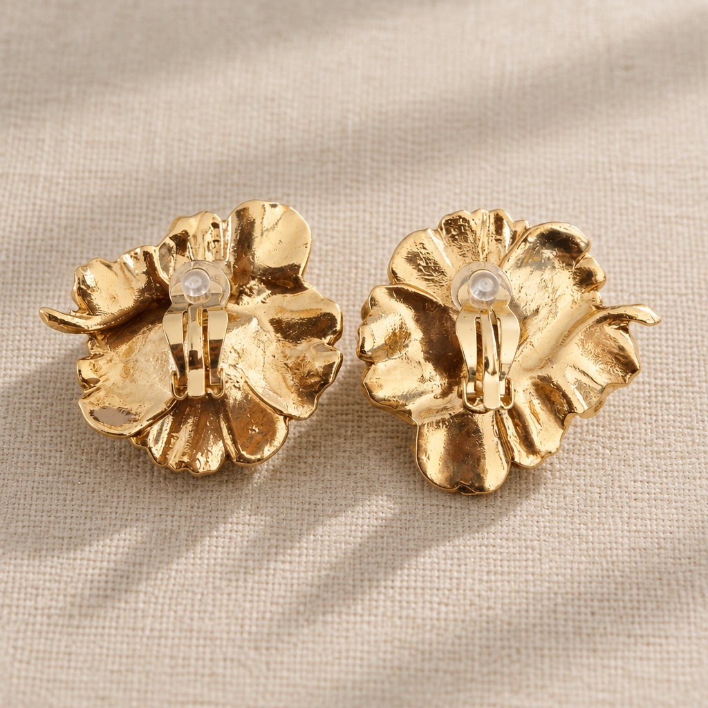 GAS BIJOUX - BOUCLES D'OREILLES PENSEE DORÉES CLIPS - ÉMAIL VERT ET CRISTAUX MARINE