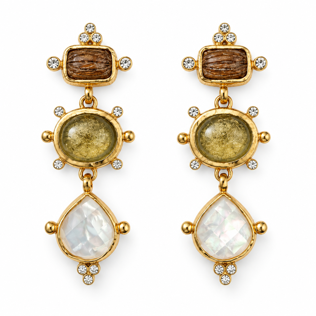 GAS BIJOUX - BOUCLES D'OREILLES TIKI 3 RANGS DORÉES - BOIS, PERIDOT ET NACRE BLANCHE