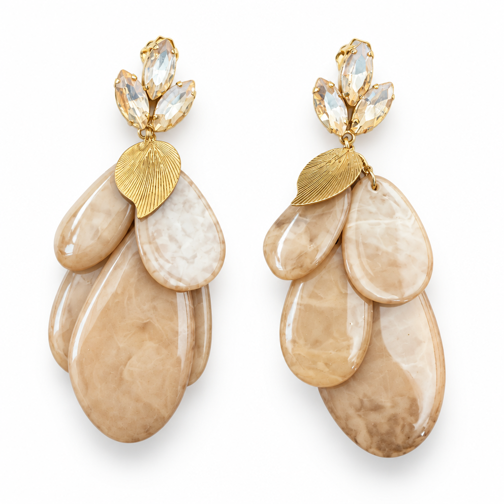 JORGINA - BOUCLES D'OREILLES DORÉES - CABOCHONS BLANCS - FEUILLES ACETATE BEIGE