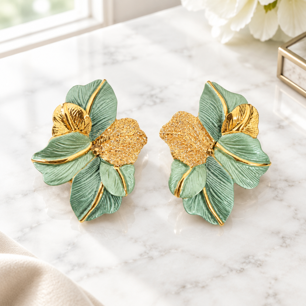 JORGINA - BOUCLES D'OREILLES FLEURS DORÉES ET ÉMAILLÉES - 4 COULEURS