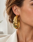 JORGINA - BOUCLES D'OREILLES CRÉOLES DORÉES ASPECT FROISSÉ - COUP DE ❤️