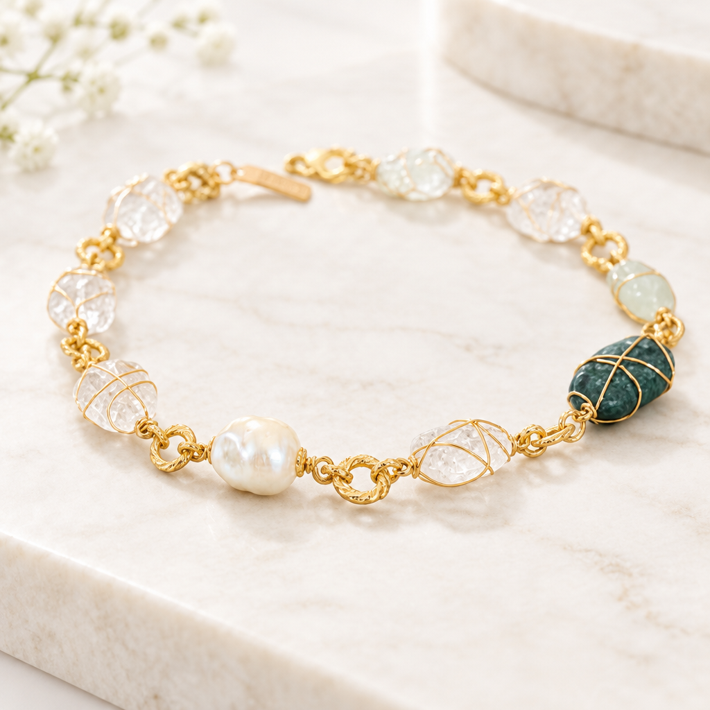 GAS BIJOUX - COLLIER RAINBOW DORÉE PETIT MODELE - CRISTAL DE ROCHE - VESSONITE - PERLE RESINE NACRÉE