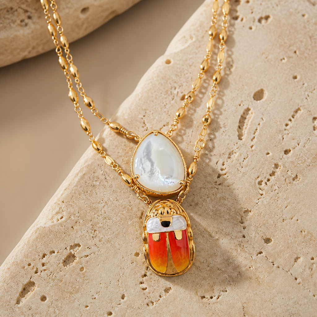 GAS BIJOUX - COLLIER SERTI SCAPULAIRE EMAIL DORÉ - NACRE BLANCHE