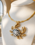 GAS BIJOUX - COLLIER BAMBOU KRABE PETIT MODELE DORÉ - CRABE ZEBRÉ