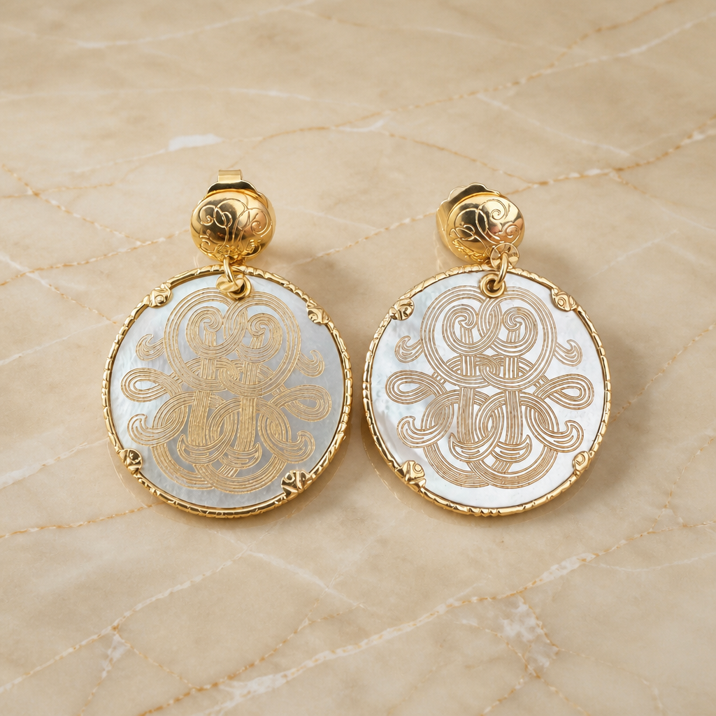 GAS BIJOUX - BOUCLES D'OREILLES TIGES DROITES SUN DIVA - NACRE BLANCHE - Métal doré