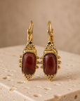 GAS BIJOUX - BOUCLES D'OREILLES SERTI TALISMAN JASPE ROUGE - Métal doré